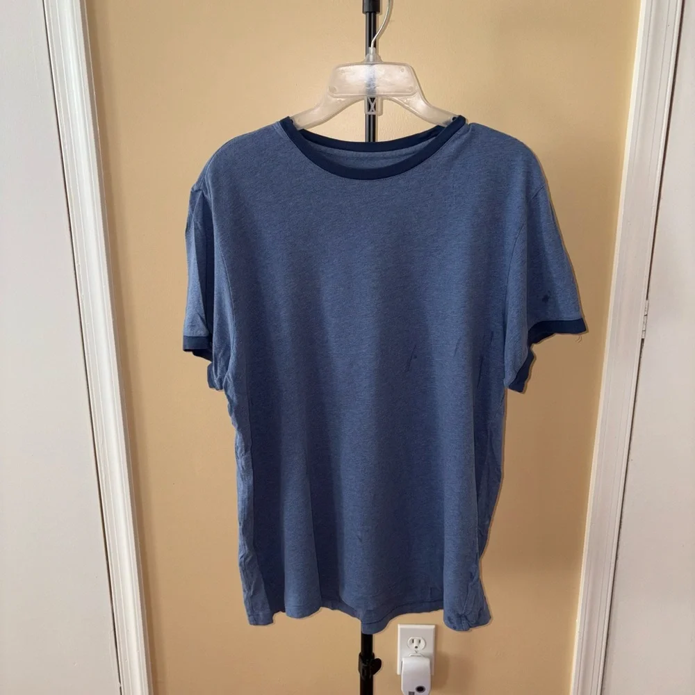 Men’s Banana Republic Blue Tee
